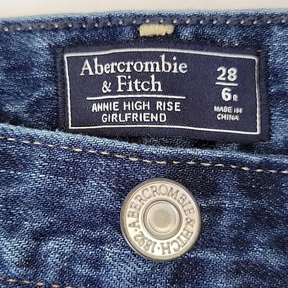 A&F Annie Hi Rise Girlfriend Distressed Ankle Jean w/ Embroidery Size 28/6